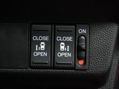 ��ξ¦��ư���饤�ɥɥ���������־�Ǥ���ߤ꤬�ڡ��������ͤ��٤μ֤˥ɥ������ƤƤ��ޤ����ۤ⤴�����ޤ��󡪾����ʤ�����Ϣ������⤳��ǰ¿��� 5