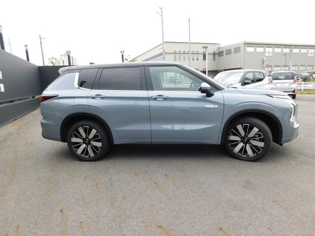 アウトランダーＰＨＥＶ Ｐエグゼクティブパッケージ　セミアニリンレザーシート（ブリックブラウン色）　ダイナミックサウンドヤマハアルティメート（１２スピーカー　デュアルアンプ）　スマホ連携ナビ　マルチアラウンドモニター　デジタルルームミラー（6枚目）