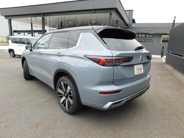 アウトランダーＰＨＥＶ Ｐエグゼクティブパッケージ　セミアニリンレザーシート（ブリックブラウン色）　ダイナミックサウンドヤマハアルティメート（１２スピーカー　デュアルアンプ）　スマホ連携ナビ　マルチアラウンドモニター　デジタルルームミラー（9枚目）