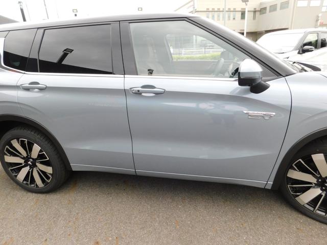 アウトランダーＰＨＥＶ Ｐエグゼクティブパッケージ　セミアニリンレザーシート（ブリックブラウン色）　ダイナミックサウンドヤマハアルティメート（１２スピーカー　デュアルアンプ）　スマホ連携ナビ　マルチアラウンドモニター　デジタルルームミラー（29枚目）