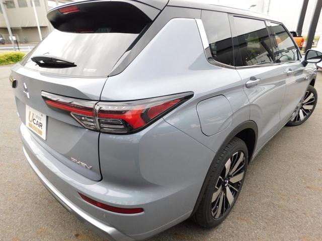 アウトランダーＰＨＥＶ Ｐエグゼクティブパッケージ　セミアニリンレザーシート（ブリックブラウン色）　ダイナミックサウンドヤマハアルティメート（１２スピーカー　デュアルアンプ）　スマホ連携ナビ　マルチアラウンドモニター　デジタルルームミラー（32枚目）