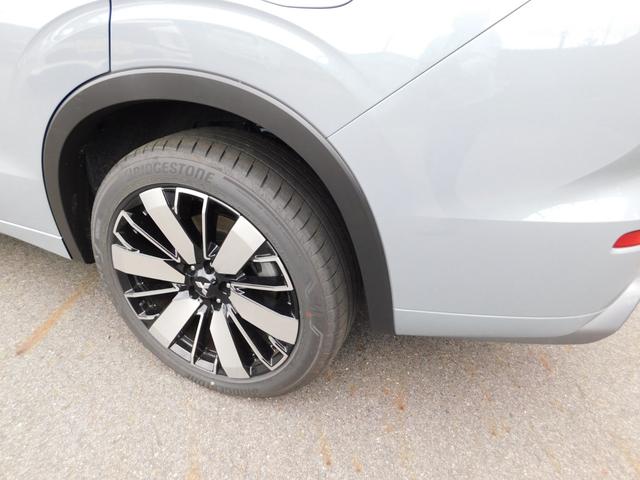 アウトランダーＰＨＥＶ Ｐエグゼクティブパッケージ　セミアニリンレザーシート（ブリックブラウン色）　ダイナミックサウンドヤマハアルティメート（１２スピーカー　デュアルアンプ）　スマホ連携ナビ　マルチアラウンドモニター　デジタルルームミラー（34枚目）