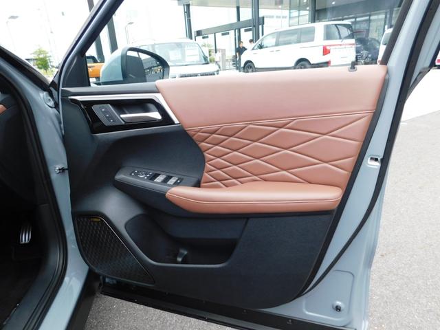 アウトランダーＰＨＥＶ Ｐエグゼクティブパッケージ　セミアニリンレザーシート（ブリックブラウン色）　ダイナミックサウンドヤマハアルティメート（１２スピーカー　デュアルアンプ）　スマホ連携ナビ　マルチアラウンドモニター　デジタルルームミラー（39枚目）