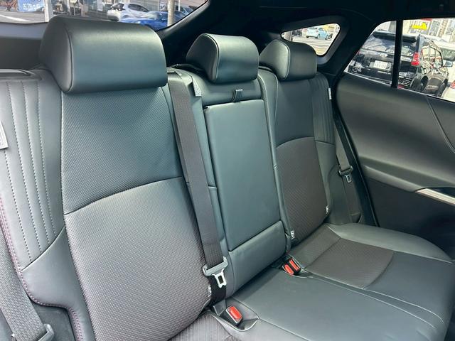 ハリアーＰＨＥＶ Ｚ　モデリスタ　調光パノラマルーフ　寒冷地　純ナビ　全周Ｃ　ＪＢＬサウンド　ＡＣＣ　レーンキープ　プリクラ　ＢＳＭ　黒革　Ｐシート　シートＨ　エアシート　ステアリングＨ　ＨＵＤ　純正デジタルインナーミラー（30枚目）