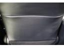 シートバックには便利なポケットを装備しています。車内に散らかりがちな細々としたものやタブレット、雑誌などを収納出来るのでスッキリ片付きます。