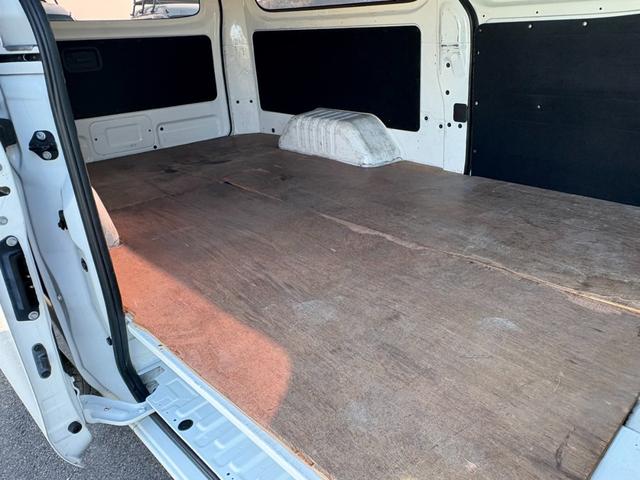 ＮＶ３５０キャラバンバン ロングＤＸターボ　４ＡＴ　衝突軽減ブレーキ　横滑り防止　純正ナビ　フルセグ　Ｂｌｕｅｔｏｏｔｈ接続可　ラジオ　バックカメラ　マニュアルエアコン　ＥＴＣ　前席パワーウィンドウ　純正キーレス（24枚目）