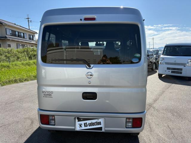 ＮＶ１００クリッパーバン ＤＸ　ＧＬパッケージ　５ＡＧＳ車　２ｎｄ発進　純正ラジオ　ＥＴＣ　ドライブレコーダー　ミラー型バックカメラ　マニュアルエアコン　前席パワーウィンドウ　純正キーレス（7枚目）