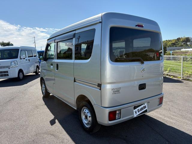 ＮＶ１００クリッパーバン ＤＸ　ＧＬパッケージ　５ＡＧＳ車　２ｎｄ発進　純正ラジオ　ＥＴＣ　ドライブレコーダー　ミラー型バックカメラ　マニュアルエアコン　前席パワーウィンドウ　純正キーレス（8枚目）