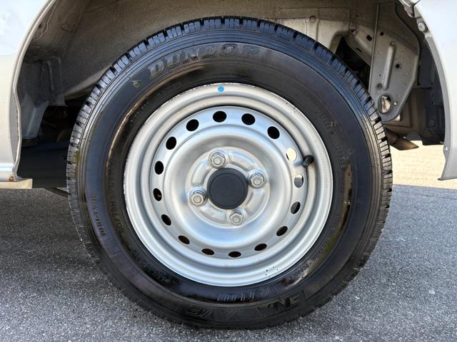 ＮＶ１００クリッパーバン ＤＸ　ＧＬセーフティパッケージ　４ＡＴ　衝突軽減ブレーキ　横滑り防止　パーキングアシスト　純正ナビ　フルセグ　Ｂｌｕｅｔｏｏｔｈ接続可　ラジオ　バックカメラ　ＥＴＣ　ドライブレコーダー　マニュアルエアコン　前席パワーウィンドウ（19枚目）