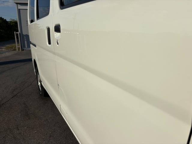 ハイゼットカーゴ  セパレート2シーターSAIII 4AT 衝突軽減ブレーキ 横滑り防止 アイドリングストップ ETC マニュアルエアコン 純正キー(11枚目)