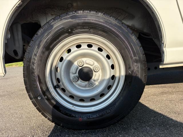 ハイゼットカーゴ  セパレート2シーターSAIII 4AT 衝突軽減ブレーキ 横滑り防止 アイドリングストップ ETC マニュアルエアコン 純正キー(18枚目)