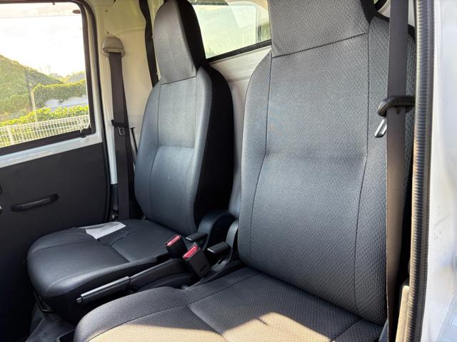 ハイゼットカーゴ  セパレート2シーターSAIII 4AT 衝突軽減ブレーキ 横滑り防止 アイドリングストップ ETC マニュアルエアコン 純正キー(25枚目)