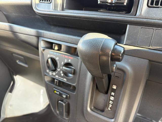 ハイゼットカーゴ  セパレート2シーターSAIII 4AT 衝突軽減ブレーキ 横滑り防止 アイドリングストップ ETC マニュアルエアコン 純正キー(37枚目)