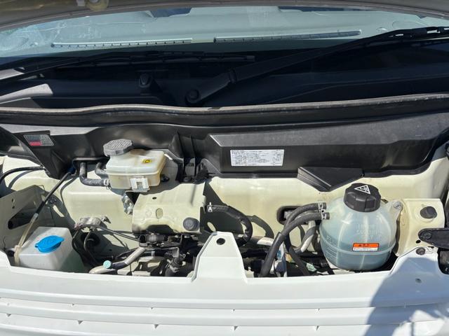 エンジンルーム内綺麗です