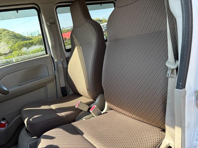 【運転席＆助手席】広々ゆったり！長距離運転をする際は疲れの軽減ができ快適に運転できますね☆快適なドライブをお楽しみ下さい♪