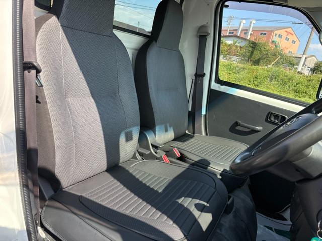 ハイゼットカーゴ  セパレート2シータ-SAIIIハイルーフ 4AT 衝突軽減ブレーキ 横滑り防止 アイドリングストップ ETC 純正ラジオ マニュアルエアコン キー(24枚目)