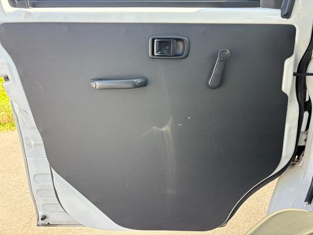 ハイゼットカーゴ  セパレート2シータ-SAIIIハイルーフ 4AT 衝突軽減ブレーキ 横滑り防止 アイドリングストップ ETC 純正ラジオ マニュアルエアコン キー(40枚目)