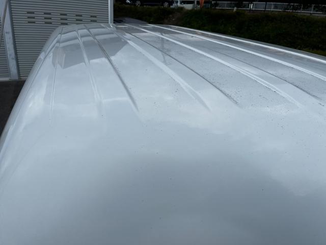 天井凹みなく綺麗です