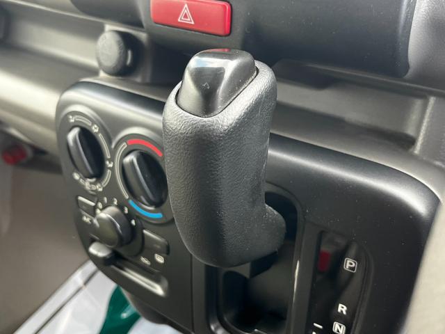 【シフトレバー】シフトもとても操作しやすいデザインになっております！運転する人の事を第一に考えた操作性の高い仕様です☆