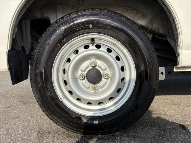 ハイゼットカーゴ ＤＸ　ＳＡＩＩＩ　４ＡＴ　衝突軽減ブレーキ　横滑り防止　アイドリングストップ　純正ラジオ　前後ドラレコ　マニュアルエアコン　前席パワーウィンドウ　純正キーレス（18枚目）