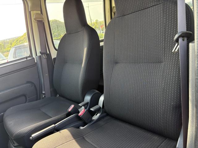 ハイゼットカーゴ ＤＸ　ＳＡＩＩＩ　４ＡＴ　衝突軽減ブレーキ　横滑り防止　アイドリングストップ　純正ラジオ　前後ドラレコ　マニュアルエアコン　前席パワーウィンドウ　純正キーレス（25枚目）