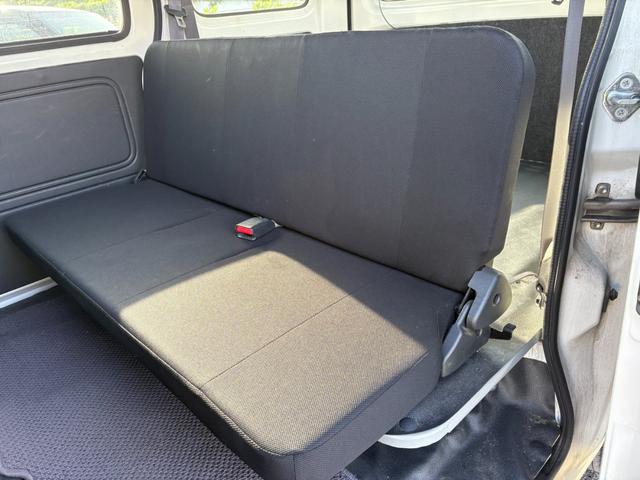 ハイゼットカーゴ ＤＸ　ＳＡＩＩＩ　４ＡＴ　衝突軽減ブレーキ　横滑り防止　アイドリングストップ　純正ラジオ　前後ドラレコ　マニュアルエアコン　前席パワーウィンドウ　純正キーレス（26枚目）