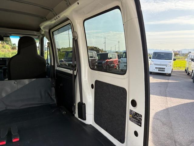 ハイゼットカーゴ ＤＸ　ＳＡＩＩＩ　４ＡＴ　衝突軽減ブレーキ　横滑り防止　アイドリングストップ　純正ラジオ　前後ドラレコ　マニュアルエアコン　前席パワーウィンドウ　純正キーレス（29枚目）