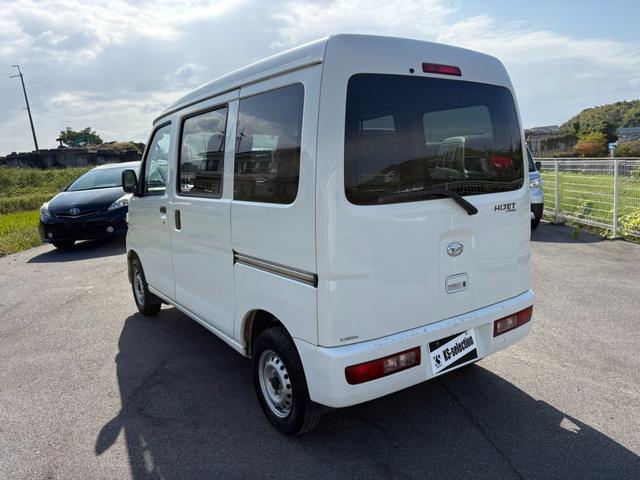 ハイゼットカーゴ ＤＸ　４ＡＴ　純正ラジオ　マニュアルエアコン　前席パワーウィンドウ　純正キー（8枚目）