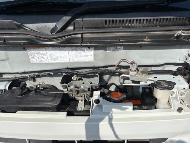 ハイゼットカーゴ ＤＸ　４ＡＴ　純正ラジオ　マニュアルエアコン　前席パワーウィンドウ　純正キー（16枚目）