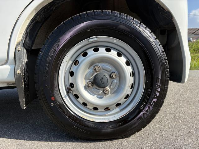 ハイゼットカーゴ ＤＸ　４ＡＴ　純正ラジオ　マニュアルエアコン　前席パワーウィンドウ　純正キー（17枚目）