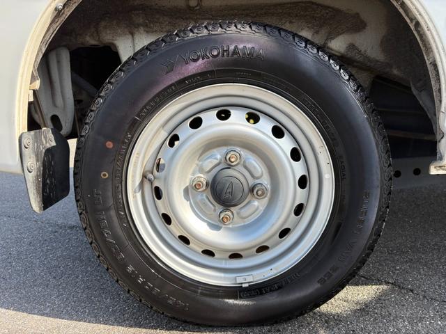 ハイゼットカーゴ ＤＸ　４ＡＴ　純正ラジオ　マニュアルエアコン　前席パワーウィンドウ　純正キー（18枚目）