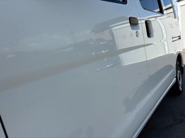 ハイゼットカーゴ ＤＸ　ＳＡＩＩＩ　４ＡＴ　衝突軽減ブレーキ　横滑り防止　アイドリングストップ　純正ラジオ　ドライブレコーダー　マニュアルエアコン　前席パワーウィンドウ　純正キーレス（12枚目）