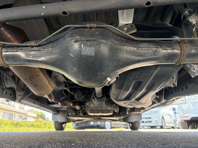 ハイゼットカーゴ ＤＸ　ＳＡＩＩＩ　４ＡＴ　衝突軽減ブレーキ　横滑り防止　アイドリングストップ　純正ラジオ　ドライブレコーダー　マニュアルエアコン　前席パワーウィンドウ　純正キーレス（14枚目）