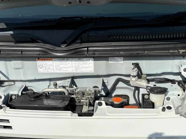 ハイゼットカーゴ ＤＸ　ＳＡＩＩＩ　４ＡＴ　衝突軽減ブレーキ　横滑り防止　アイドリングストップ　純正ラジオ　ドライブレコーダー　マニュアルエアコン　前席パワーウィンドウ　純正キーレス（16枚目）