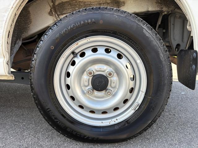 ハイゼットカーゴ ＤＸ　ＳＡＩＩＩ　４ＡＴ　衝突軽減ブレーキ　横滑り防止　アイドリングストップ　純正ラジオ　ドライブレコーダー　マニュアルエアコン　前席パワーウィンドウ　純正キーレス（19枚目）