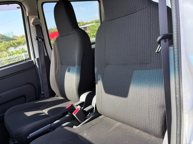 ハイゼットカーゴ ＤＸ　ＳＡＩＩＩ　４ＡＴ　衝突軽減ブレーキ　横滑り防止　アイドリングストップ　純正ラジオ　ドライブレコーダー　マニュアルエアコン　前席パワーウィンドウ　純正キーレス（25枚目）