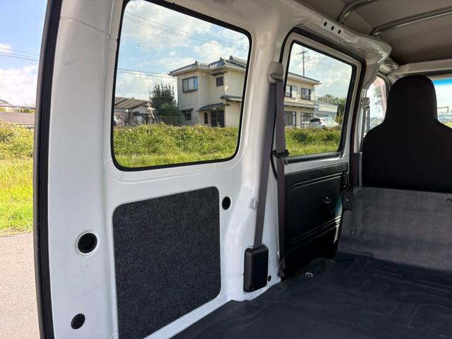 ハイゼットカーゴ ＤＸ　ＳＡＩＩＩ　４ＡＴ　衝突軽減ブレーキ　横滑り防止　アイドリングストップ　純正ラジオ　ドライブレコーダー　マニュアルエアコン　前席パワーウィンドウ　純正キーレス（30枚目）