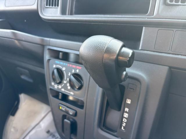 ハイゼットカーゴ ＤＸ　ＳＡＩＩＩ　４ＡＴ　衝突軽減ブレーキ　横滑り防止　アイドリングストップ　純正ラジオ　ドライブレコーダー　マニュアルエアコン　前席パワーウィンドウ　純正キーレス（37枚目）
