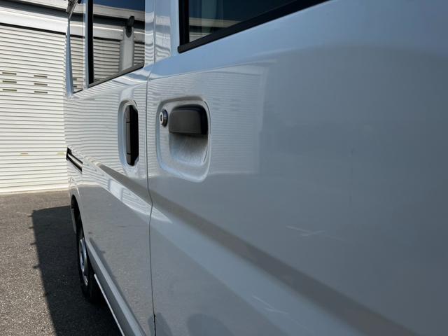 【展示車両について】当店では低価格を実現させる取り組みとしまして微細な傷などはあえて修理せずに展示している場合がございます。お客様ご要望に合わせた外装仕上げを実施いたします。