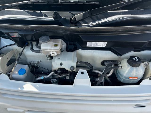 エンジンルーム内綺麗です