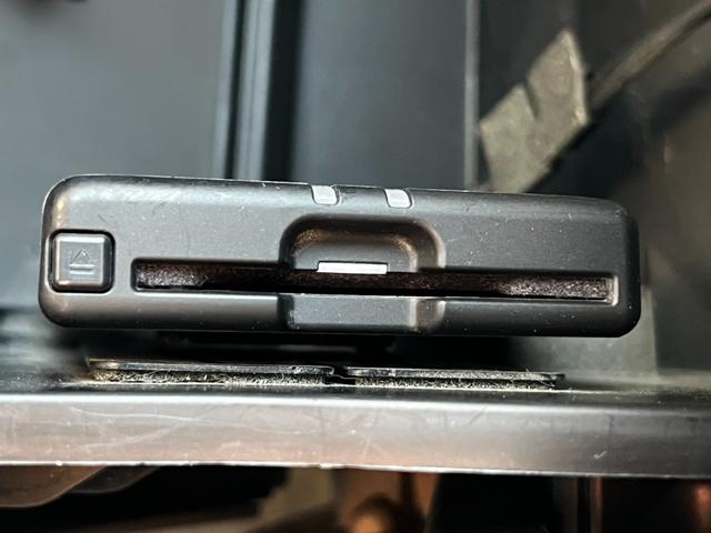 【ＥＴＣ】高速道路の料金所をストレスなく通過。話題のスポットやサービスエリアに多い「スマートＩＣ」利用時は必須のアイテムです。当店でセットアップを実施、ご納車当日からすぐにご利用いただけます。