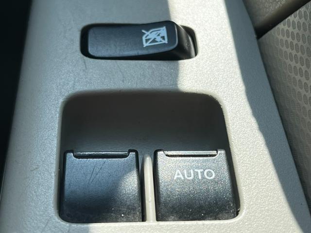 【パワーウインドウ】当然パワーウインドウ付いております。窓の開閉はボタン一つで楽々、必須装備ですね。