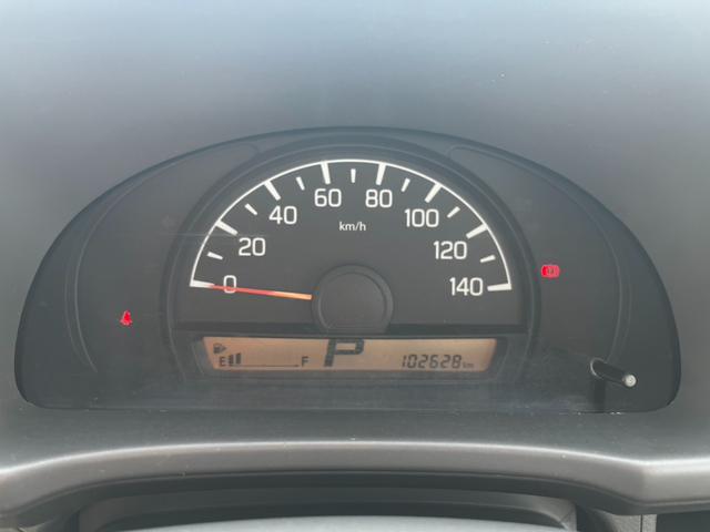 【明るく見やすいメーター】視認性が良く明るく見やすいメーター。運転者にとって見やすいメーターは運転していても疲れないですよね。