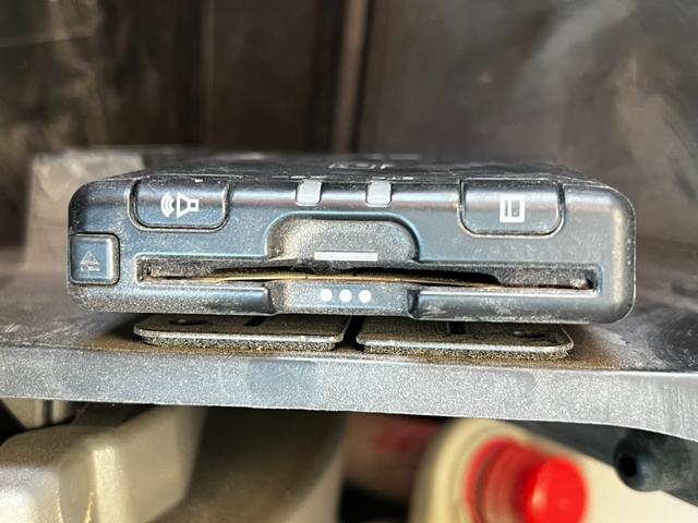 【ＥＴＣ】高速道路の料金所をストレスなく通過。話題のスポットやサービスエリアに多い「スマートＩＣ」利用時は必須のアイテムです。当店でセットアップを実施、ご納車当日からすぐにご利用いただけます。