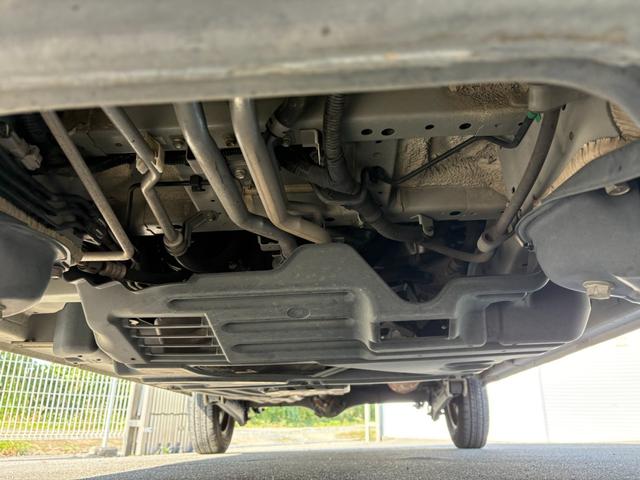 ハイゼットカーゴ ＤＸ　ＳＡＩＩＩ　４ＡＴ　衝突軽減ブレーキ　横滑り防止　アイドリングストップ　マニュアルエアコン　前席パワーウィンドウ　純正キーレス（13枚目）