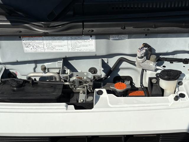 ハイゼットカーゴ ＤＸ　ＳＡＩＩＩ　４ＡＴ　衝突軽減ブレーキ　横滑り防止　アイドリングストップ　マニュアルエアコン　前席パワーウィンドウ　純正キーレス（16枚目）