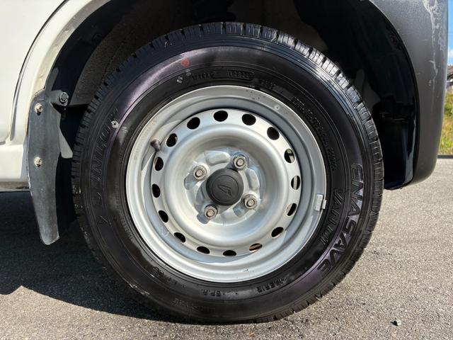 ハイゼットカーゴ ＤＸ　ＳＡＩＩＩ　４ＡＴ　衝突軽減ブレーキ　横滑り防止　アイドリングストップ　マニュアルエアコン　前席パワーウィンドウ　純正キーレス（17枚目）