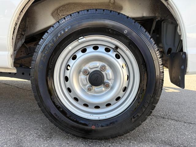 ハイゼットカーゴ ＤＸ　ＳＡＩＩＩ　４ＡＴ　衝突軽減ブレーキ　横滑り防止　アイドリングストップ　マニュアルエアコン　前席パワーウィンドウ　純正キーレス（19枚目）