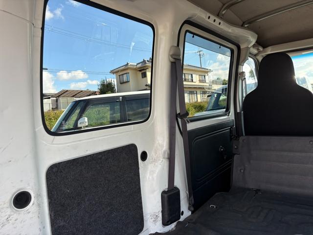 ハイゼットカーゴ ＤＸ　ＳＡＩＩＩ　４ＡＴ　衝突軽減ブレーキ　横滑り防止　アイドリングストップ　マニュアルエアコン　前席パワーウィンドウ　純正キーレス（30枚目）