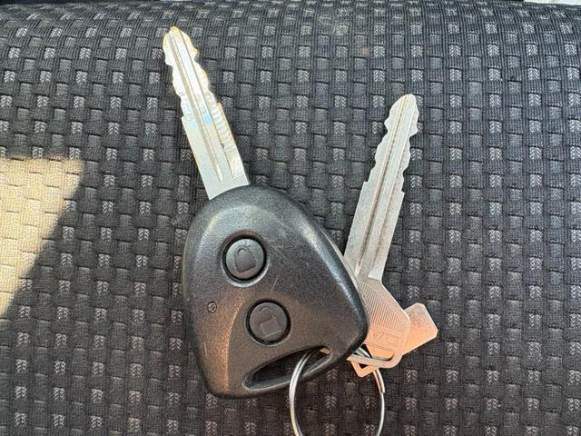 ハイゼットカーゴ ＤＸ　ＳＡＩＩＩ　４ＡＴ　衝突軽減ブレーキ　横滑り防止　アイドリングストップ　マニュアルエアコン　前席パワーウィンドウ　純正キーレス（39枚目）